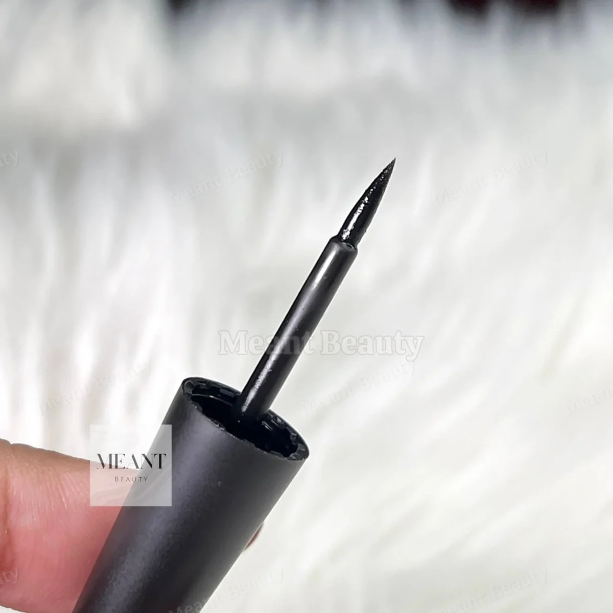 BOB Extreme Matte Eyeliner Sharp & Slim Eyeliner